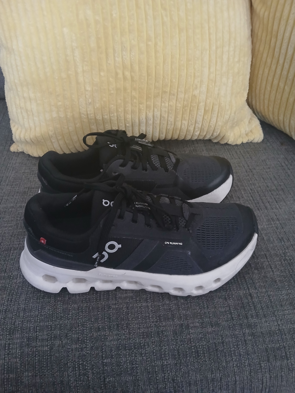 On Cloudrunner 2  Size 8 Gray Running Shoes Sneakers Comfort Cloudtec